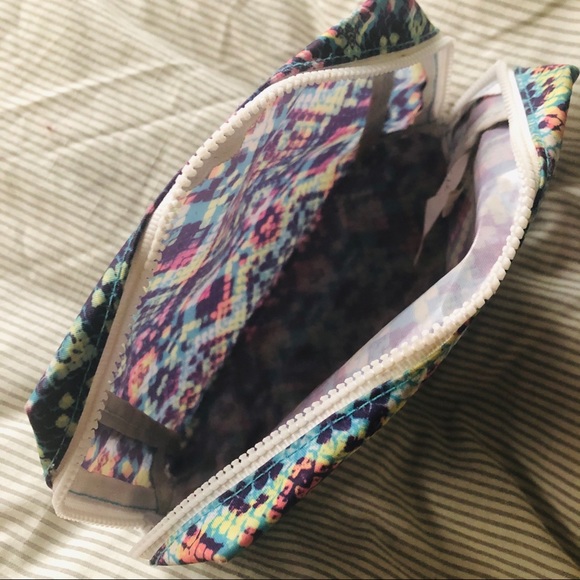 🤍Colorful Makeup Bag🤍 - Picture 2 of 2